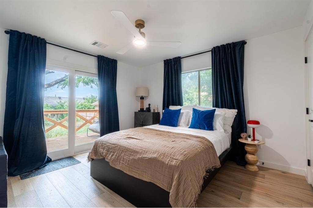 Austin Room (utilities included)