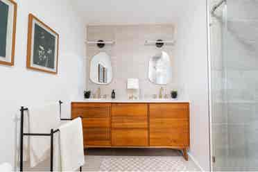 Austin Room (utilities included)