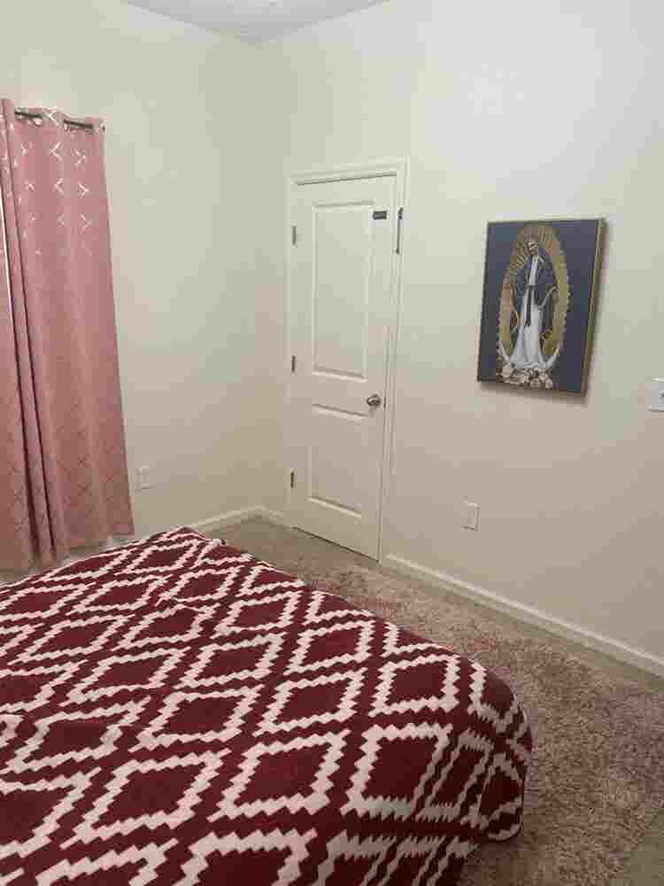 A room for rent with shared bathrom