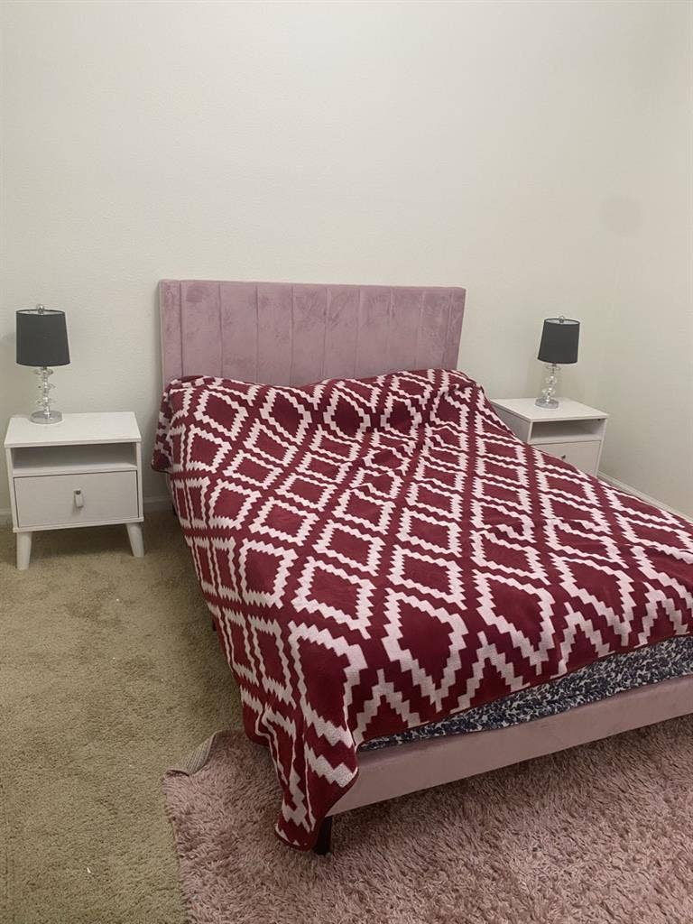 A room for rent with shared bathrom