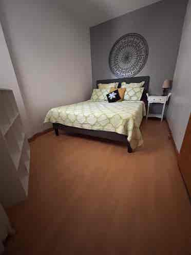 looking for a roommate for sept