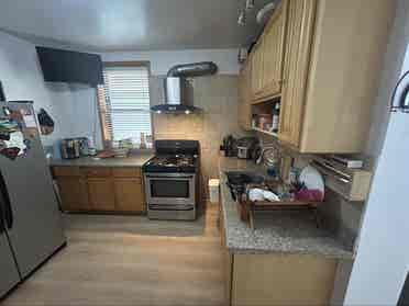 looking for a roommate for sept