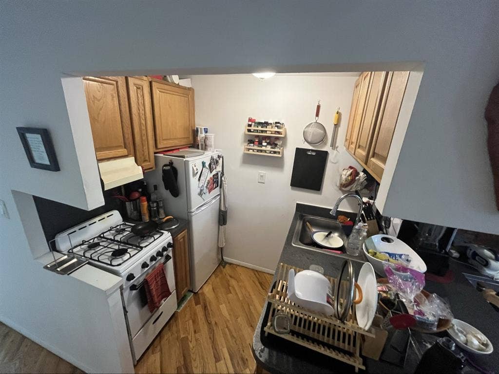 Room in beautiful UES Apartment