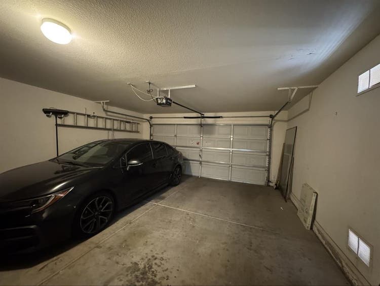 Master Bedroom for rent