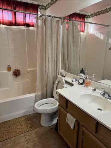 Master Bedroom for rent