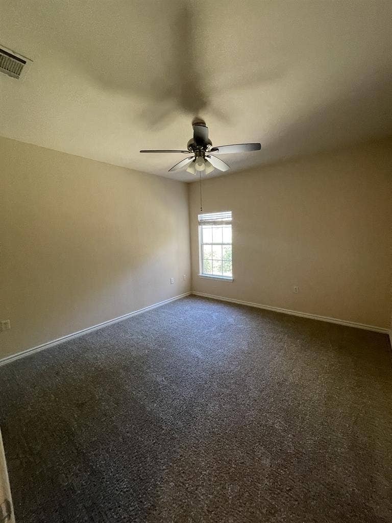 Room for Rent in North Austin!