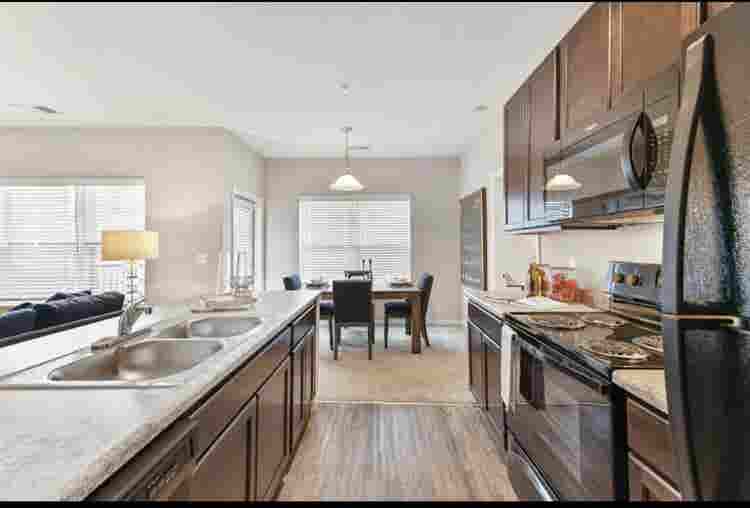 Need roommate for  bath apt