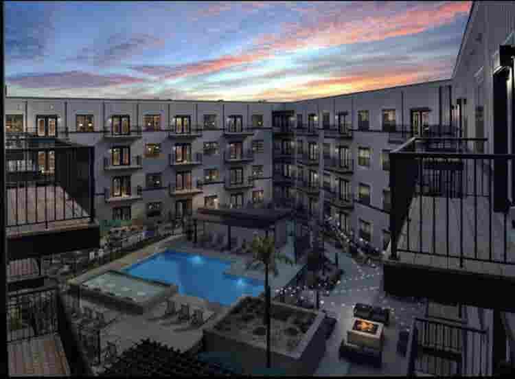Need roommate for  bath apt