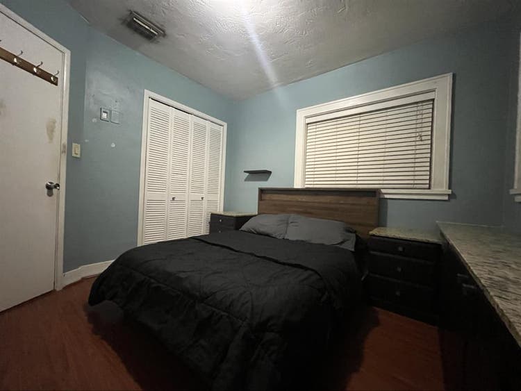 Furnished Room in North Miami