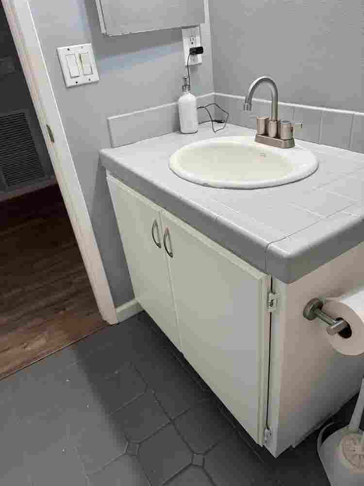 Cozy quiet furnished 1 bed & bath