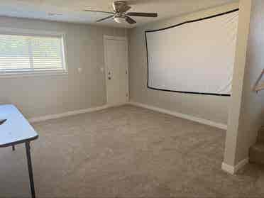 Looking for Roommate