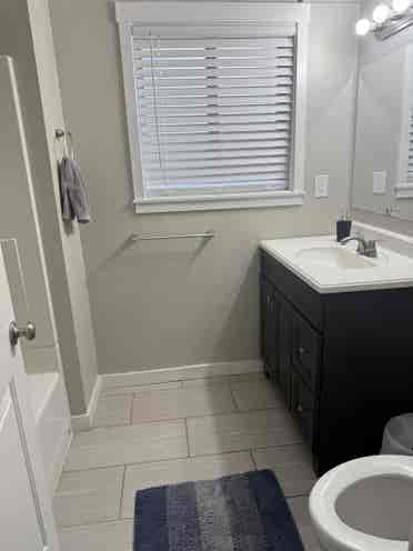 Looking for Roommate