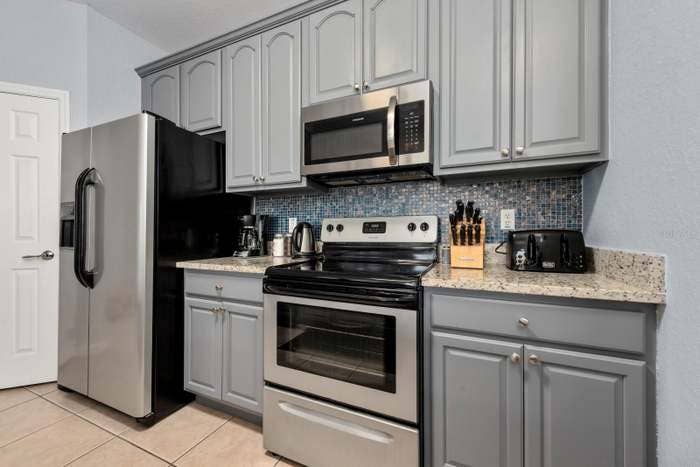 I’m looking for a clean roommate
