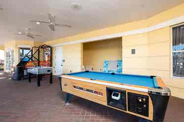 I’m looking for a clean roommate