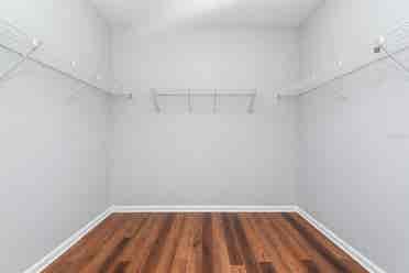 I’m looking for a clean roommate