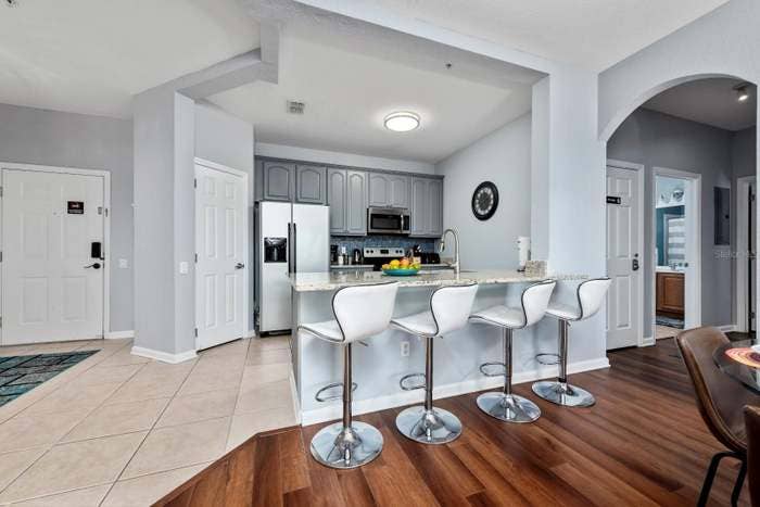I’m looking for a clean roommate