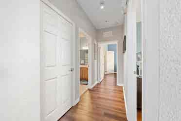 I’m looking for a clean roommate