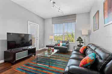 I’m looking for a clean roommate