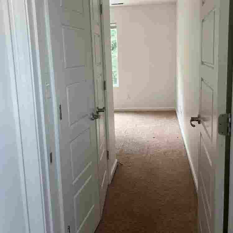✨
Immediate Move In Available ✨