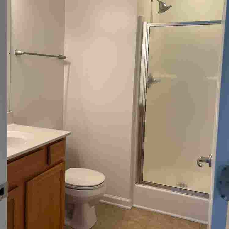 ✨
Immediate Move In Available ✨