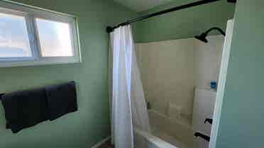 1 room and bathroom for rent