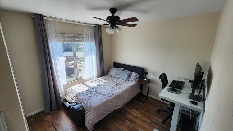 1 room and bathroom for rent