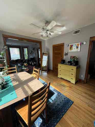 Seeking 
roommate in Logan Square
