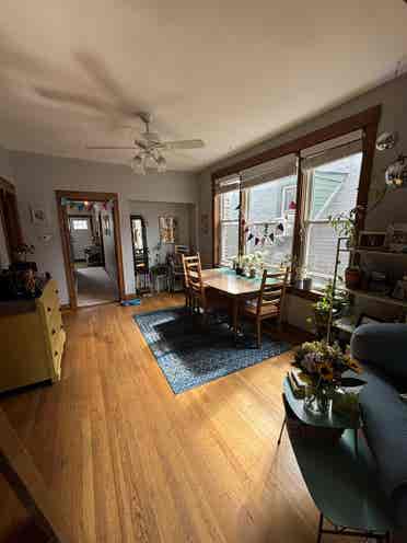 Seeking 
roommate in Logan Square