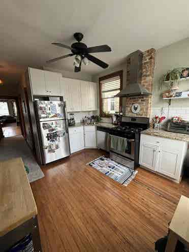 Seeking 
roommate in Logan Square