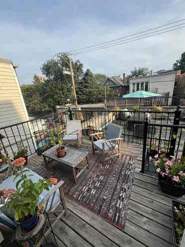 Seeking 
roommate in Logan Square