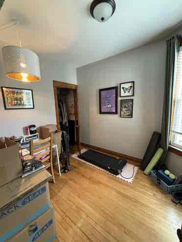 Seeking 
roommate in Logan Square