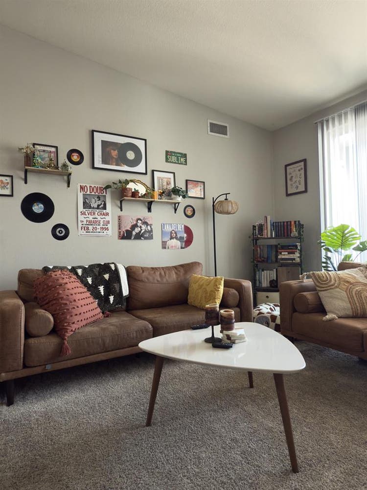 Room Available October 1st!