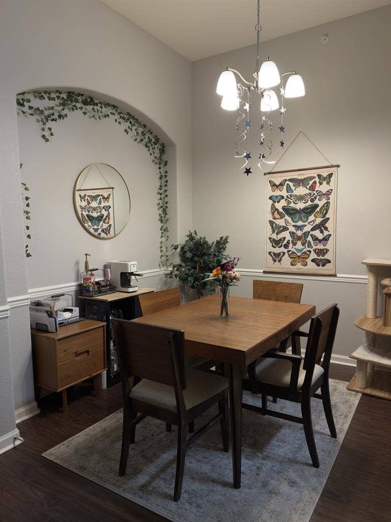 Room Available October 1st!