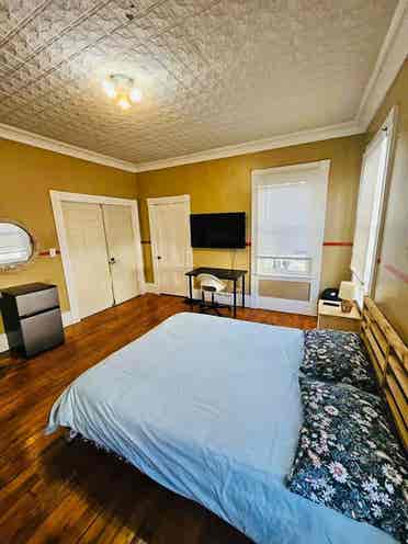 Nice large room in Federal Hill