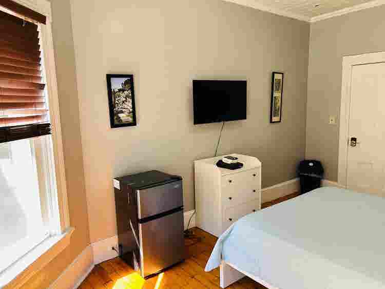 Spacious room | Federal Hill