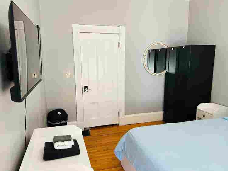 Spacious room | Federal Hill