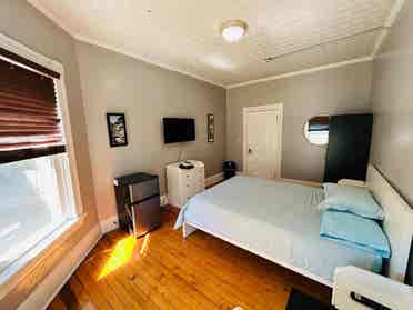 Spacious room | Federal Hill