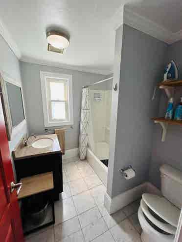 Beautiful room in near Downtown
