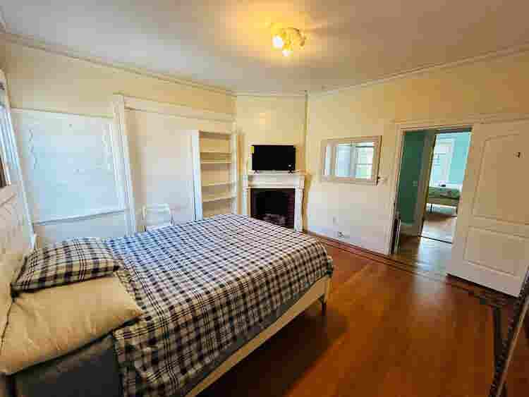 Beautiful room in near Downtown