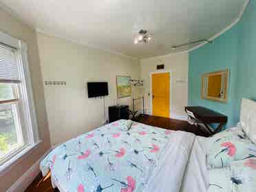Nice large room in Federal Hill