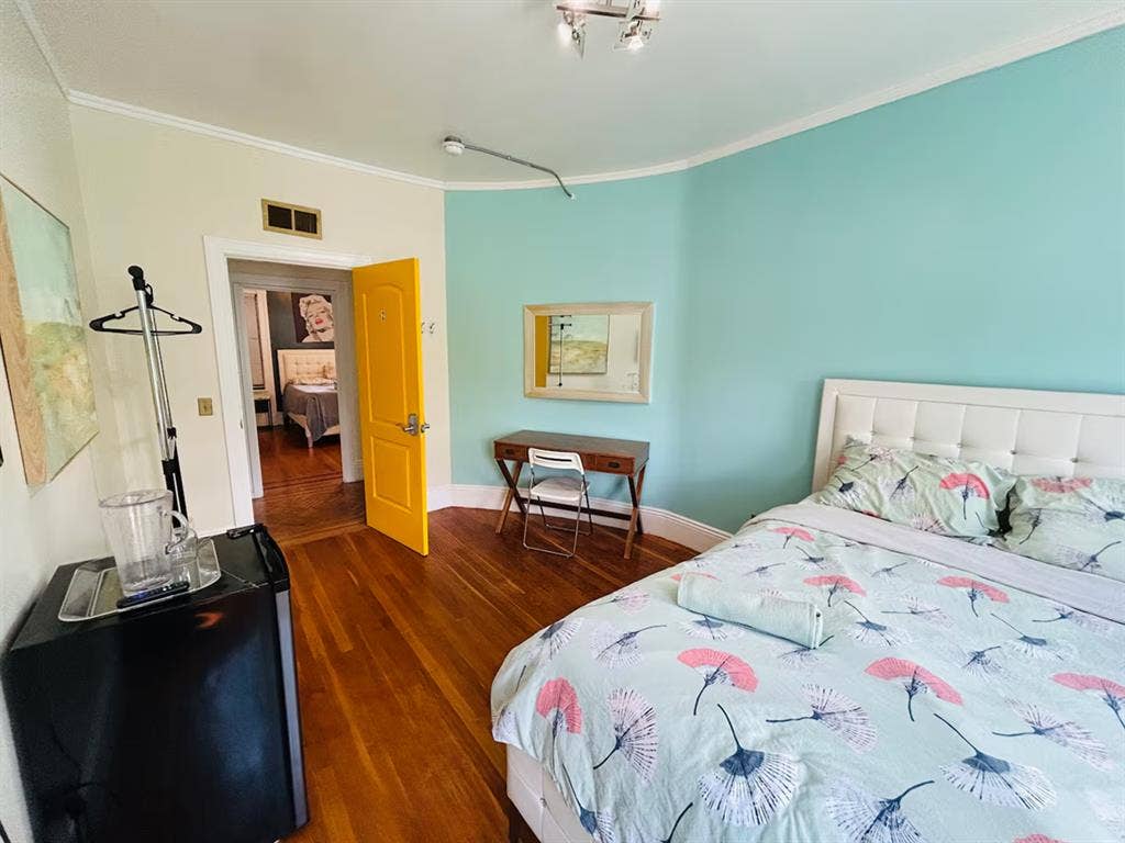 Nice large room in Federal Hill