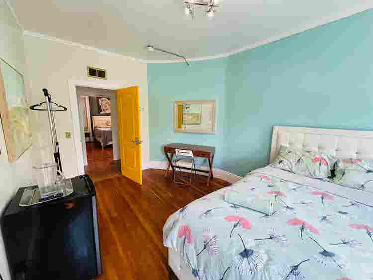 Nice large room in Federal Hill