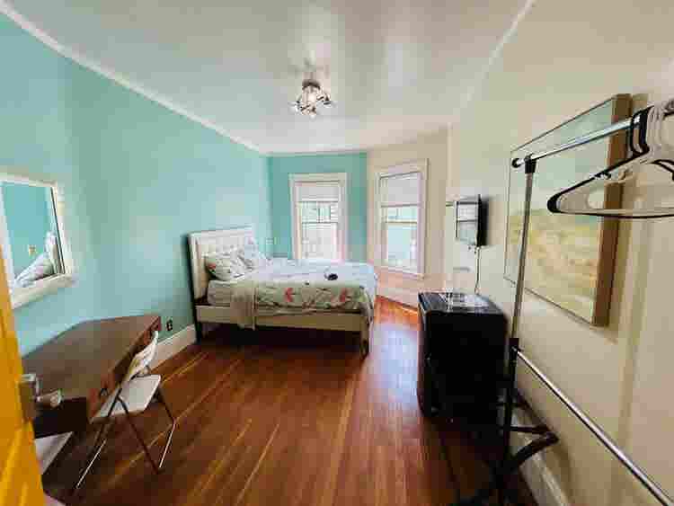 Nice large room in Federal Hill