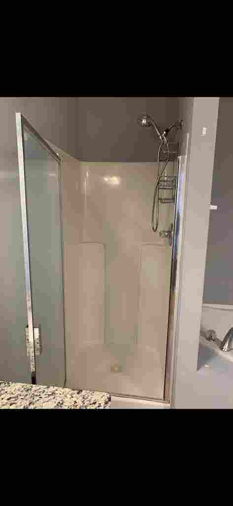 MASTER BEDROOM PRIVATE BATHROOM