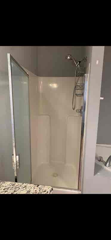 MASTER BEDROOM PRIVATE BATHROOM