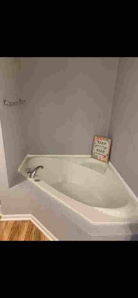 MASTER BEDROOM PRIVATE BATHROOM