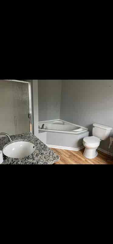 MASTER BEDROOM PRIVATE BATHROOM