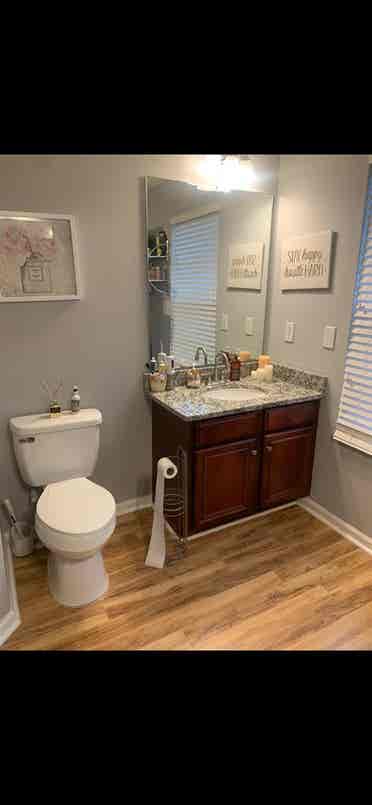 MASTER BEDROOM PRIVATE BATHROOM
