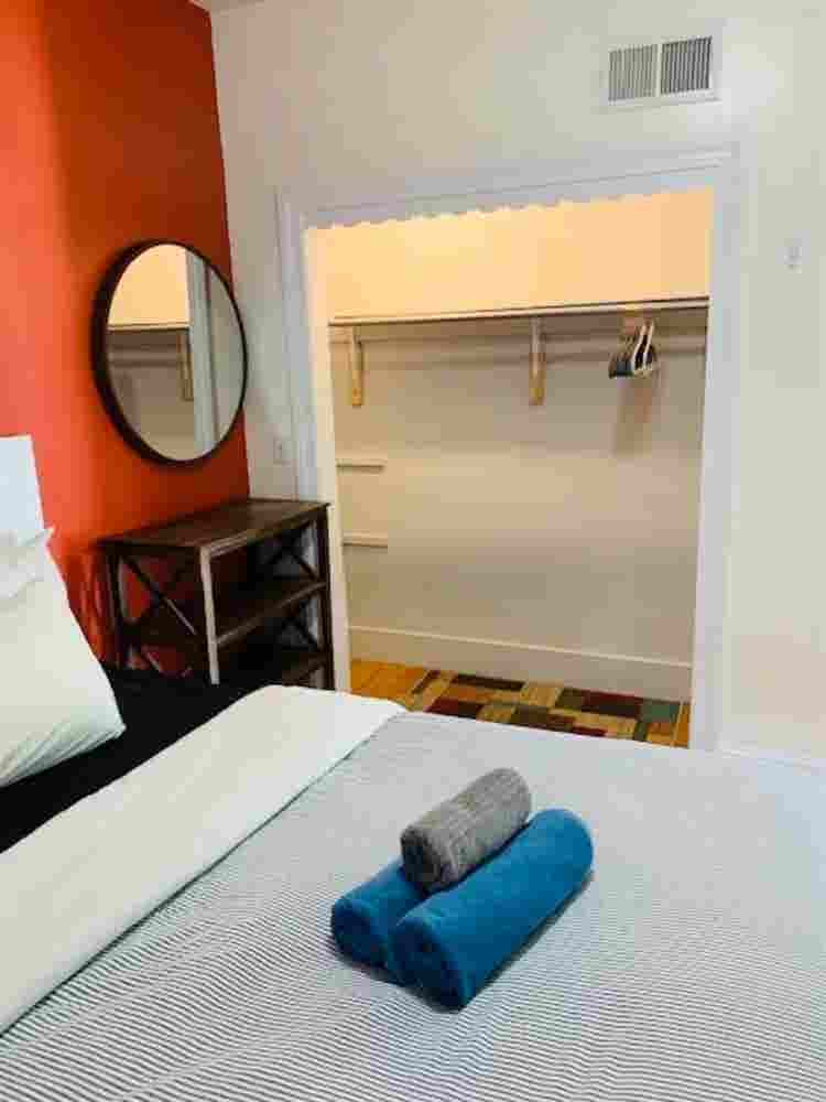 Nice room in Fed Hill Downtown