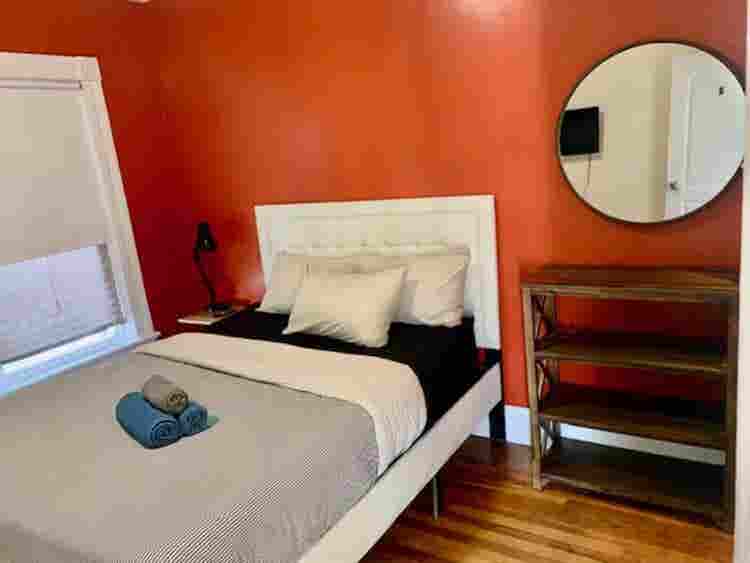 Nice room in Fed Hill Downtown